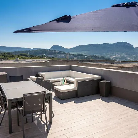 Le Vallat Vue Terrasse Privative Jacuzzi Barbecue Calanques Apartment *