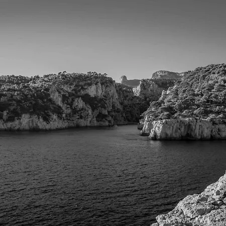 Le Vallat Vue Terrasse Privative Jacuzzi Barbecue Calanques Apartment Cassis