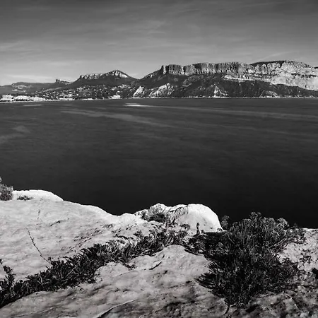 Le Vallat Vue Terrasse Privative Jacuzzi Barbecue Calanques *